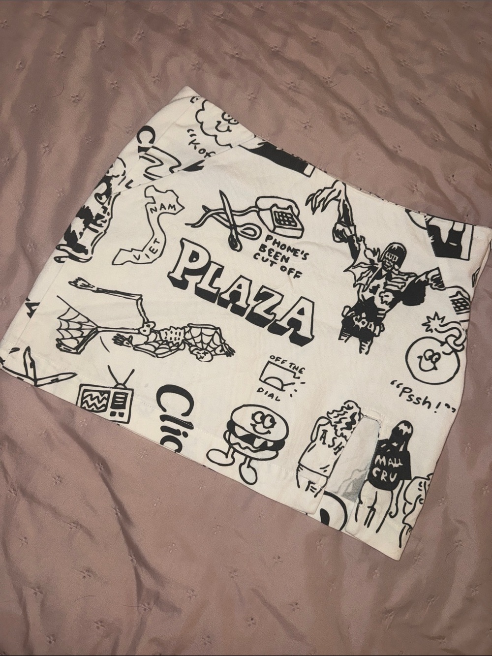 **RARE** 
Ashley Williams comic style skirt